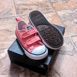 Toddler girl size 8 pink Converse
